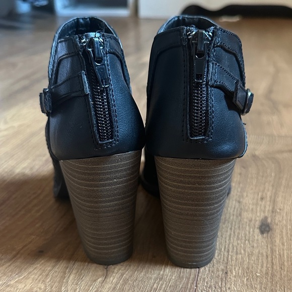 Jellypop Black Cut-Out Peep-Toe Heeled Boots NwOT - Picture 5 of 8